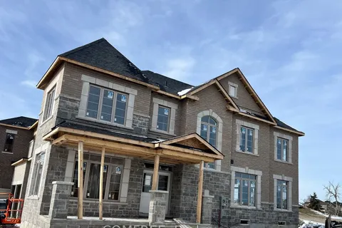 16 Fire King Drive, Whitby, ON L1P 0R4