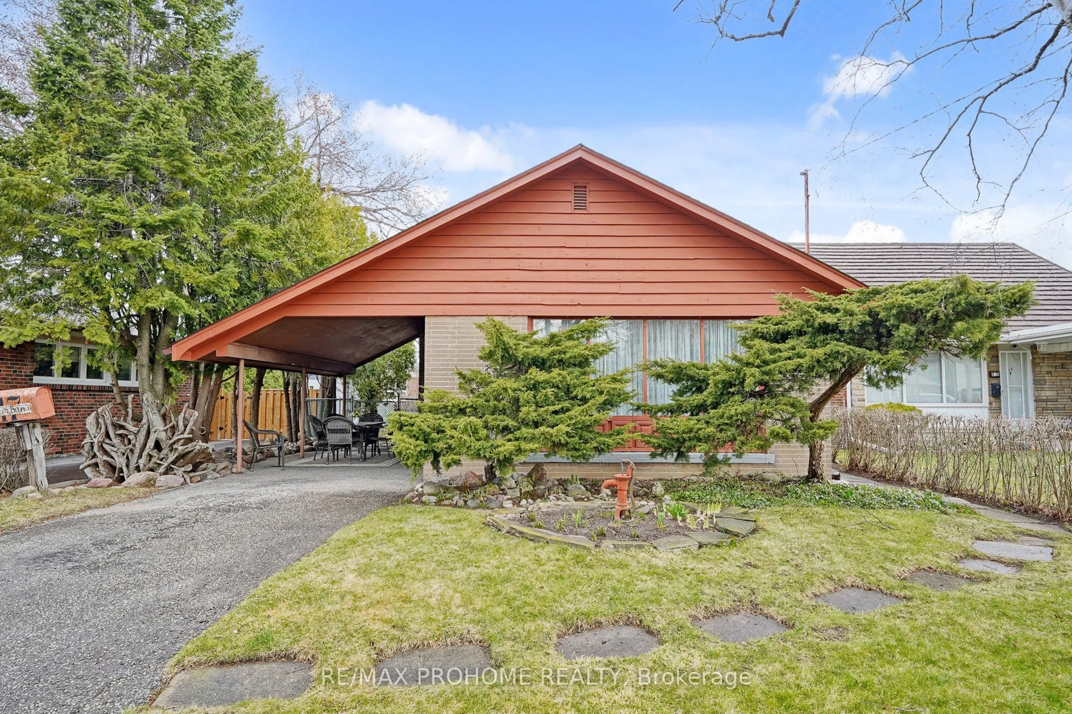 17 Oakworth Crescent, Toronto, ON M1K 3T7