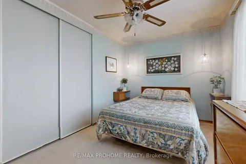 17 Oakworth Crescent, Toronto, ON M1K 3T7