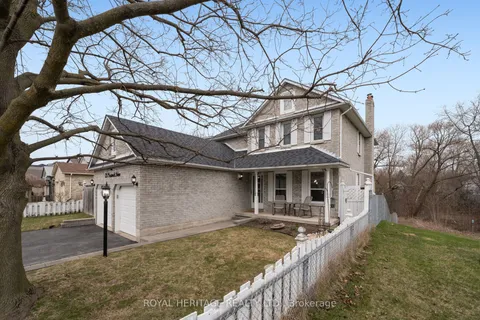525 Prestwick Drive, Oshawa, ON L1J 7P9