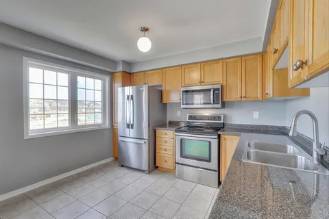 487 Rossland Road, Ajax, ON L1Z 0K8