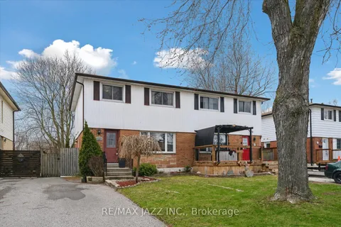 645 Radisson Avenue, Oshawa, ON L1J 1X7
