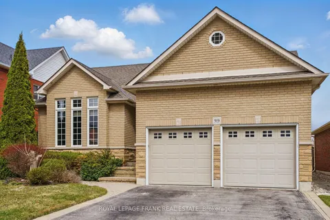 919 Matterhorn Street, Oshawa, ON L1K 2S6