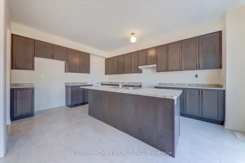 1150 Skyridge Boulevard, Pickering, ON L1X 0M4