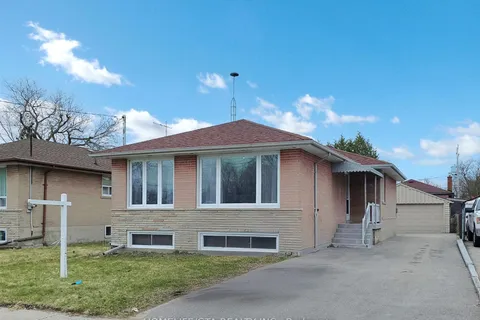 107 Milford Haven Drive, Toronto, ON M1G 3C9
