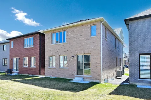 972 Andrew Murdoch Street, Oshawa, ON L1H 7K5