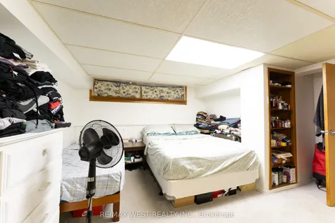 322 Rosedale Drive, Whitby, ON L1N 1Z3
