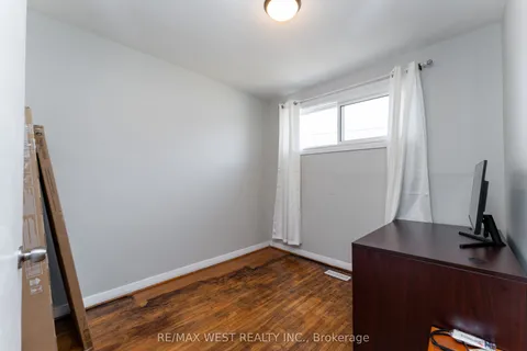 322 Rosedale Drive, Whitby, ON L1N 1Z3