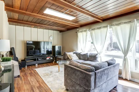 9 Ladysbridge Drive, Toronto, ON M1G 3H5
