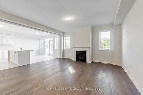 12 Waterfront Crescent, Whitby, ON L1N 0M9