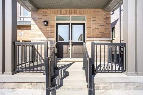 12 Waterfront Crescent, Whitby, ON L1N 0M9
