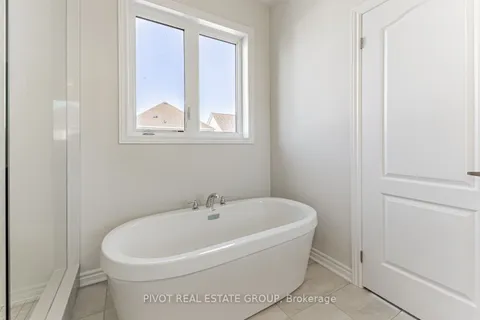 16 Waterfront Crescent, Whitby, ON L1N 0M9