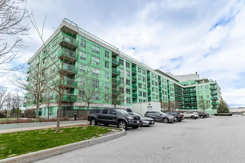 60 Fairfax Crescent, Toronto, ON M1L 0E1