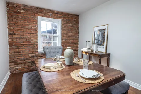 33 Southmead Road, Toronto, ON M1L 2H9