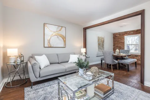33 Southmead Road, Toronto, ON M1L 2H9