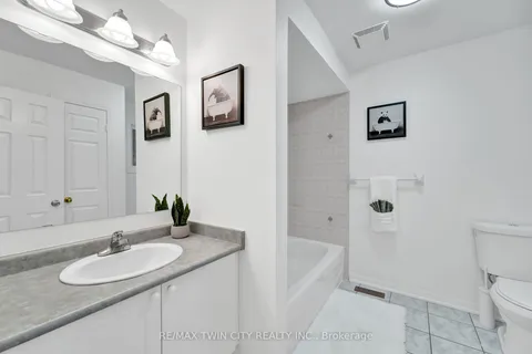 132 Kirkland Place, Whitby, ON L1P 1W8