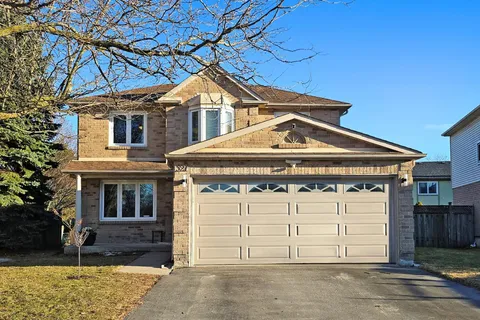 1327 Anton Square, Pickering, ON L1V 5S8