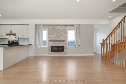 2 Dunsley Way, Whitby, ON L1N 0L5