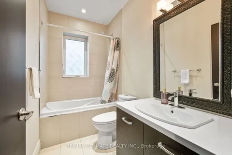 1209 Pharmacy Avenue, Toronto, ON M1R 2H8