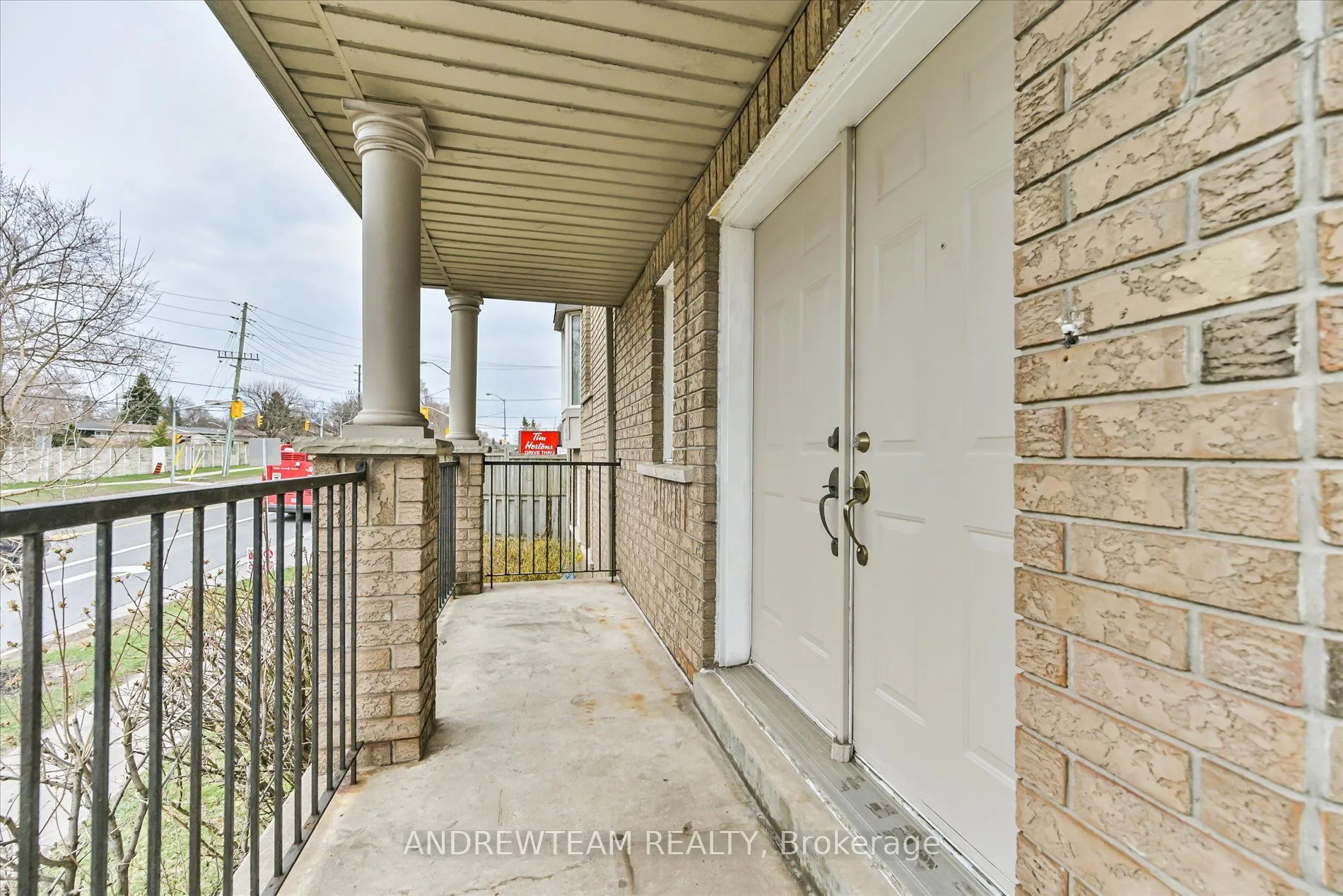 1075 Ellesmere Road, Toronto, ON M1P 5C3