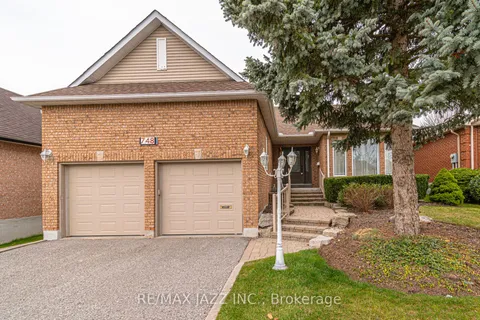 748 Pebble Court, Pickering, ON L1V 3Z6