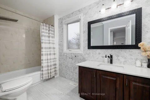 77 Warwick Castle Court, Toronto, ON M1B 3E5