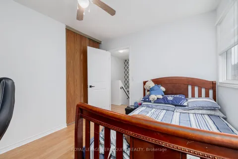77 Warwick Castle Court, Toronto, ON M1B 3E5