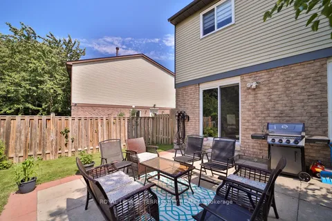 77 Warwick Castle Court, Toronto, ON M1B 3E5