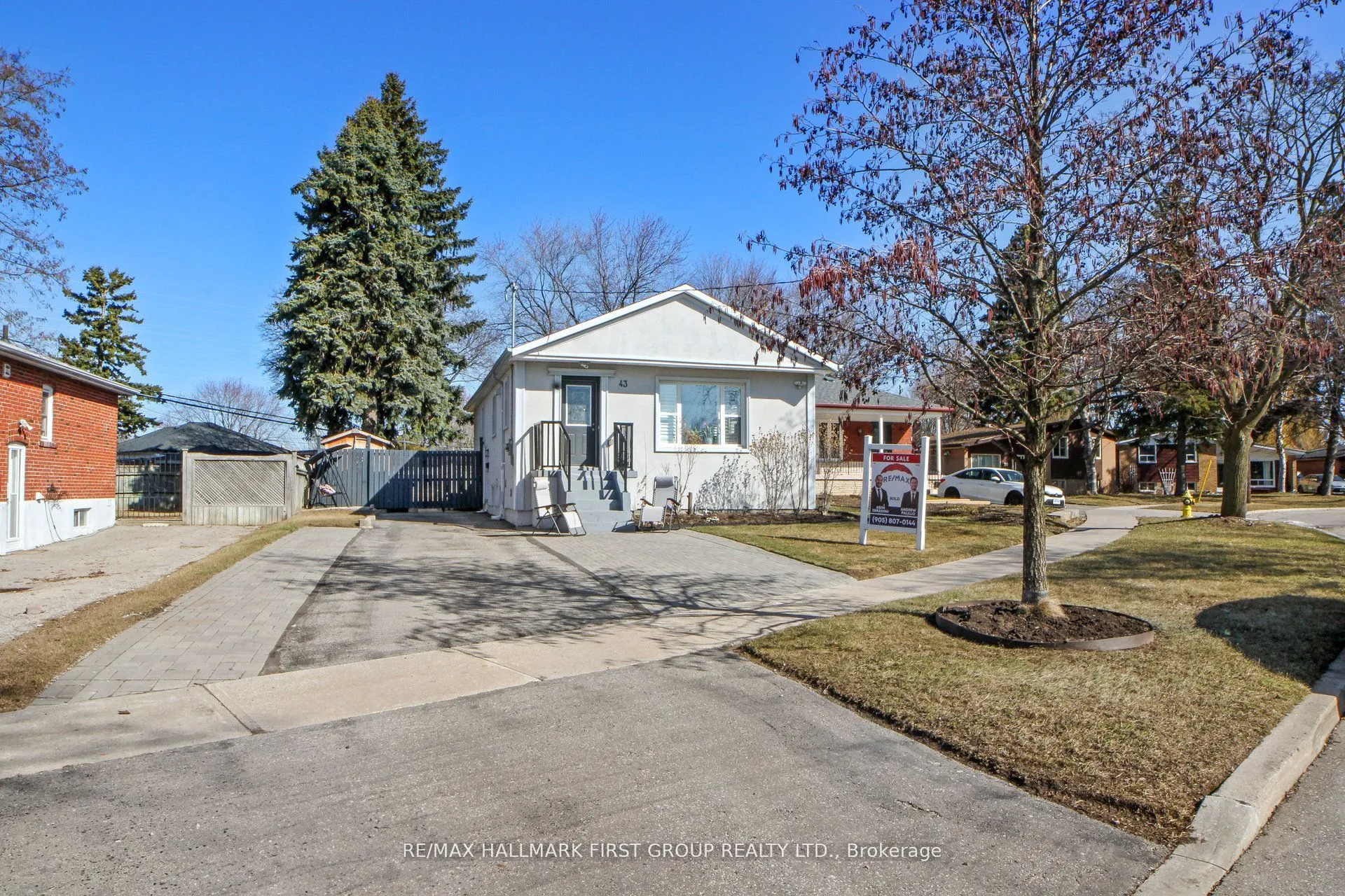 43 Benlight Crescent, Toronto, ON M1H 1P4