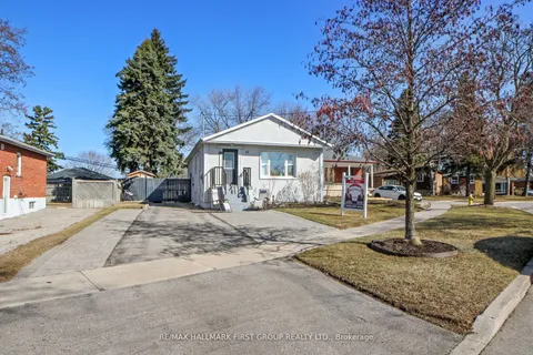 43 Benlight Crescent, Toronto, ON M1H 1P4