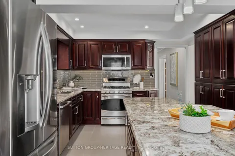 101 Parnell Crescent, Whitby, ON L1R 1X1