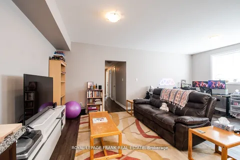 805B Dundas Street, Whitby, ON L1N 2N6