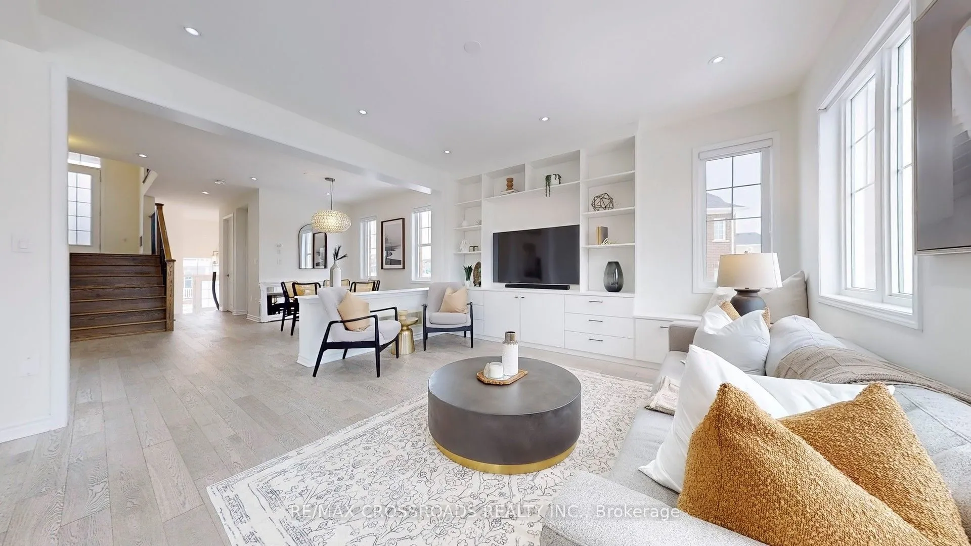 1072 Foxtail Crescent, Pickering, ON L1X 0E7