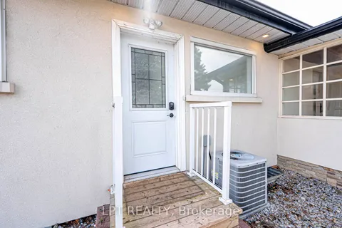 741 King Street, Oshawa, ON L1H 1H1