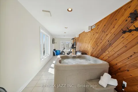 8733 Leskard Road, Clarington, ON L0B 1M0