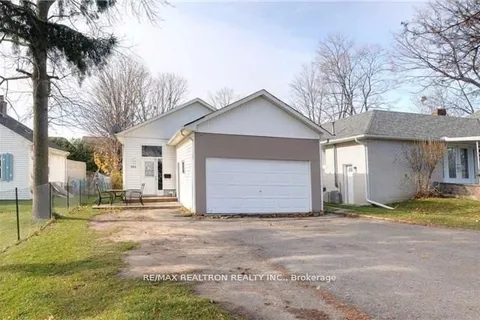 782 Liverpool Road, Pickering, ON L1W 1S1