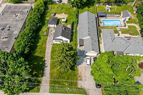 782 Liverpool Road, Pickering, ON L1W 1S1