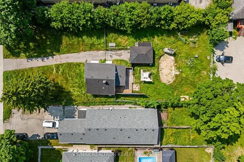 782 Liverpool Road, Pickering, ON L1W 1S1