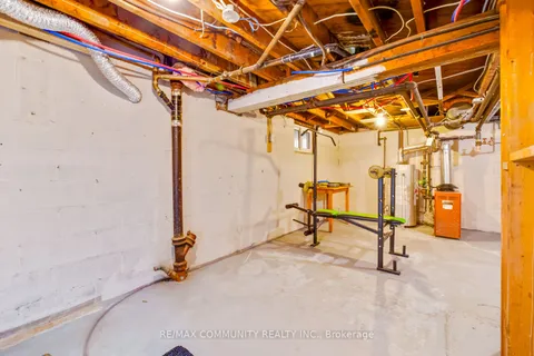 15 Cree Avenue, Toronto, ON M1M 1Z3