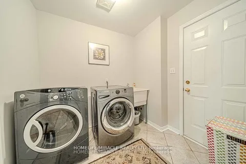 47 Gabrielle Crescent, Whitby, ON L1R 3M5