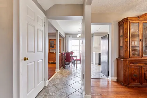 535 Gardenview Square, Pickering, ON L1V 4R7
