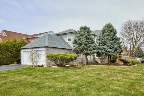 535 Gardenview Square, Pickering, ON L1V 4R7