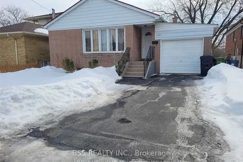 3699 St. Clair Avenue, Toronto, ON M1M 1T3