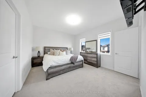 23 Walter Clifford Nesbitt Drive, Whitby, ON L1P 0G5