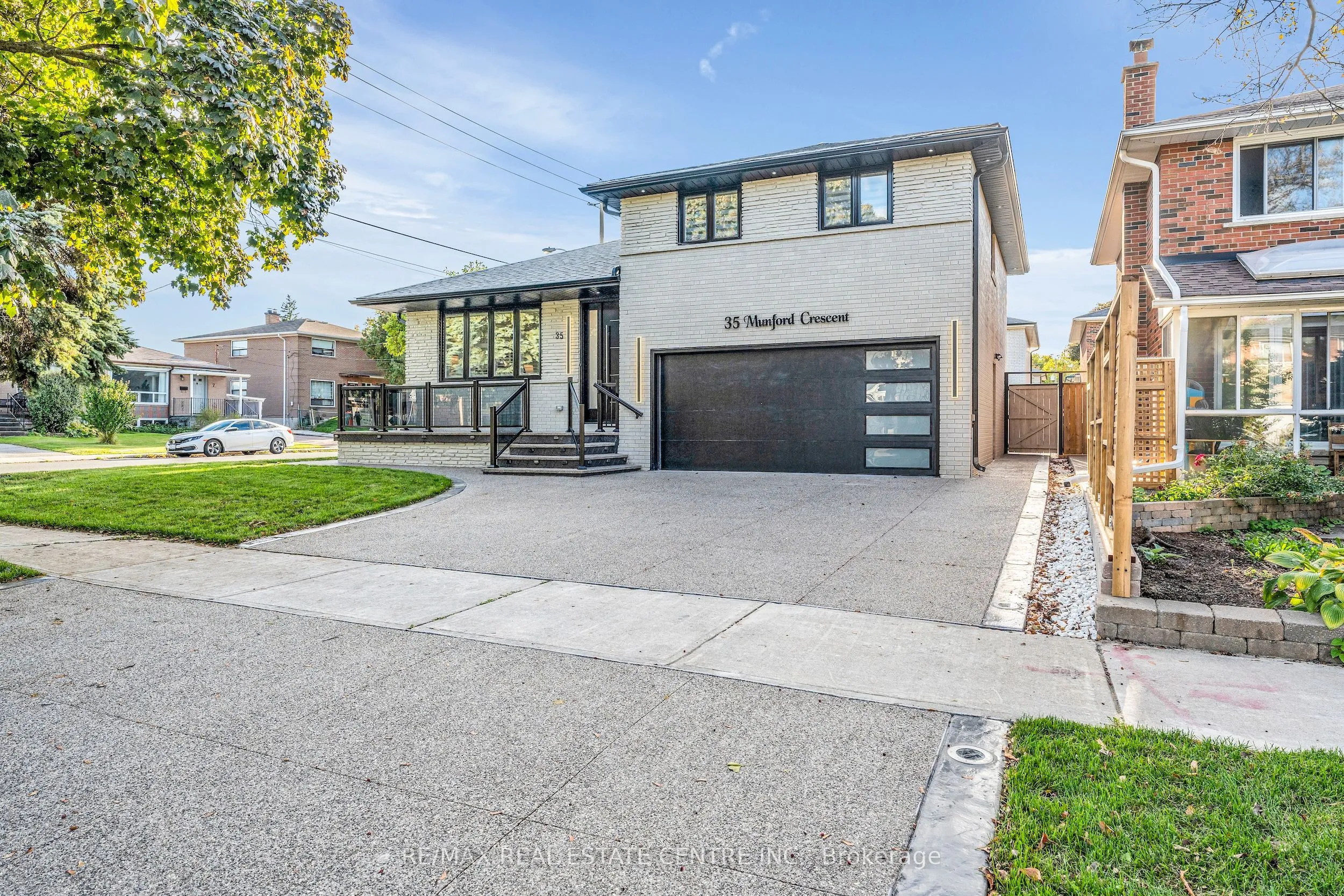 35 Munford Crescent, Toronto, ON M4B 1B9
