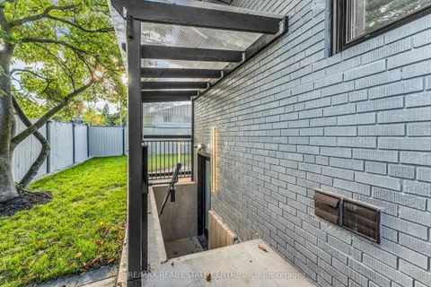 35 Munford Crescent, Toronto, ON M4B 1B9