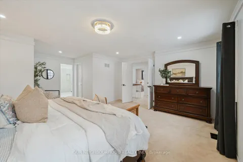 890 Royal Orchard Drive, Oshawa, ON L1K 2A1
