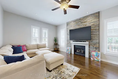 730 Longworth Avenue, Clarington, ON L1C 0C7