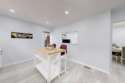 744 Breezy Drive, Pickering, ON L1W 2X7