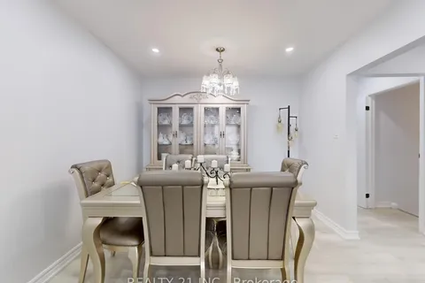 744 Breezy Drive, Pickering, ON L1W 2X7